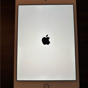 Apple IPad A1550 used no cracks